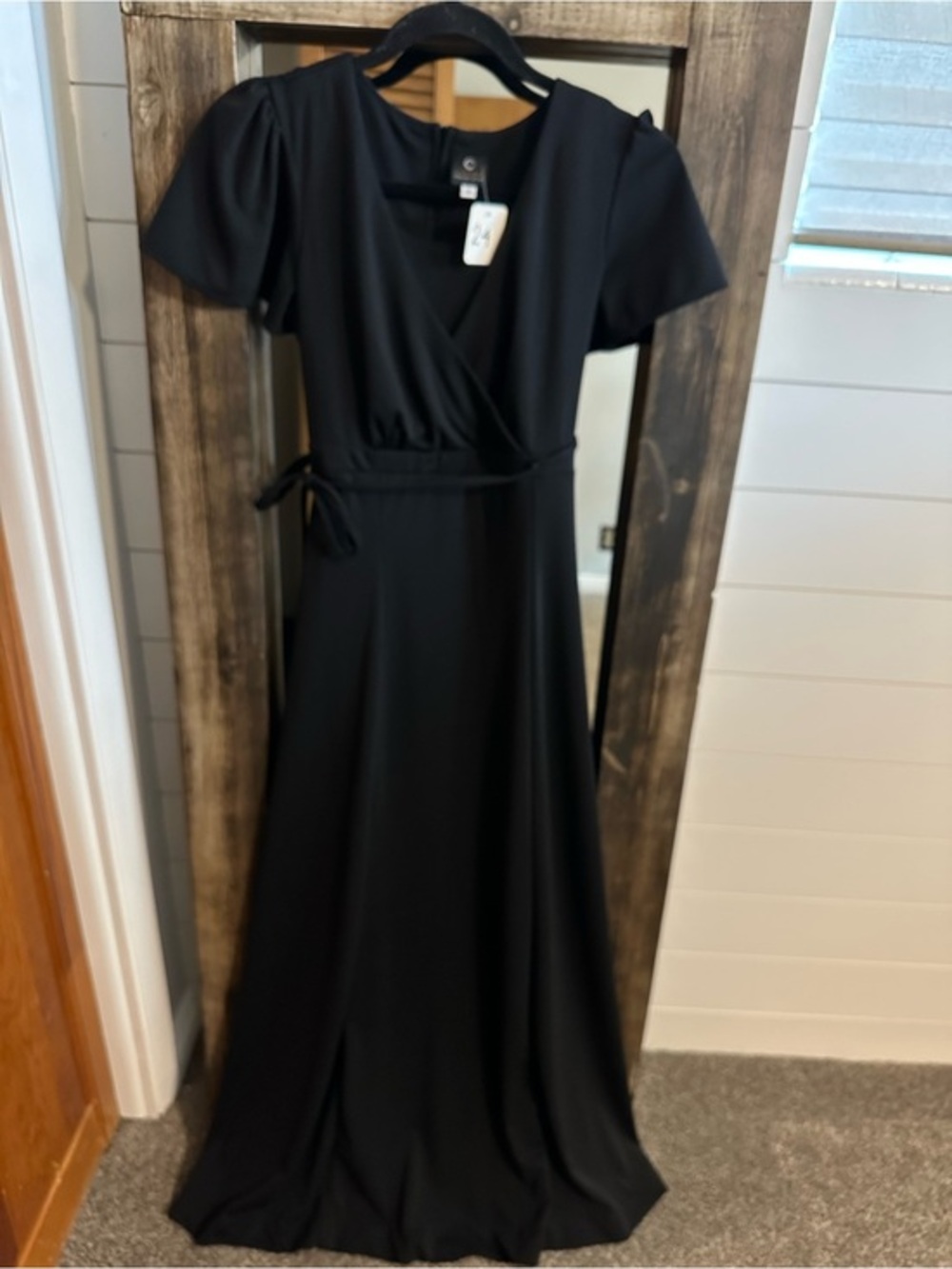 Cousin’s Concert Attire Black Maxi Dress Women’s Size 6 Faux Wrap Flutter Sleeve